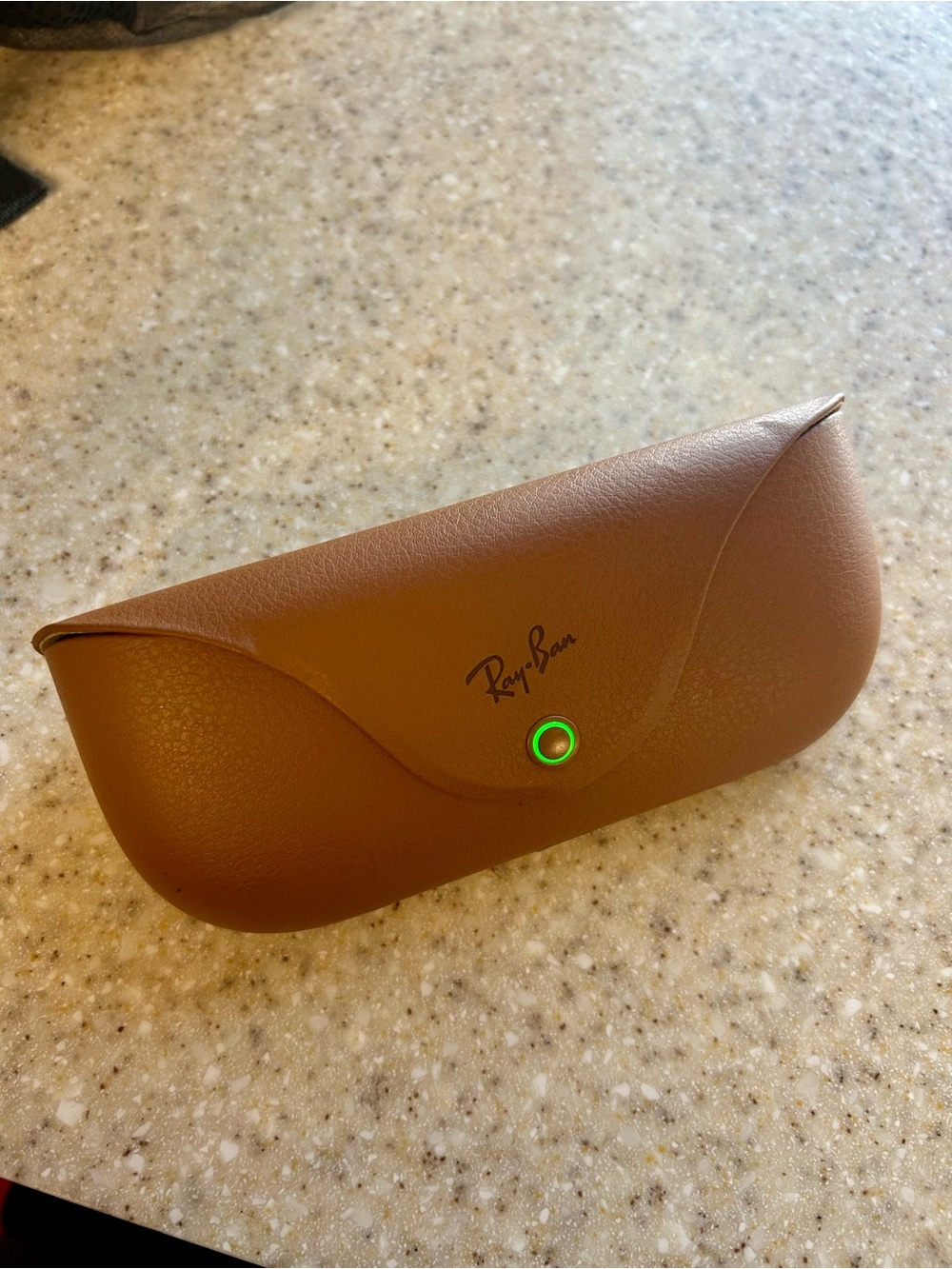 Ray-Ban meta recharging case